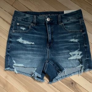 BNWT American Eagle curvy midi denim shorts, size 8